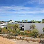 דירה Yara With Terrace *
