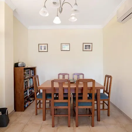 Yara With Terrace Appartement *